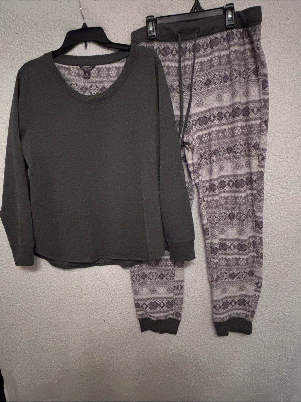 Eddie Bauer Women's Gray Thermal Top & Patterned Jogger Pajama Set